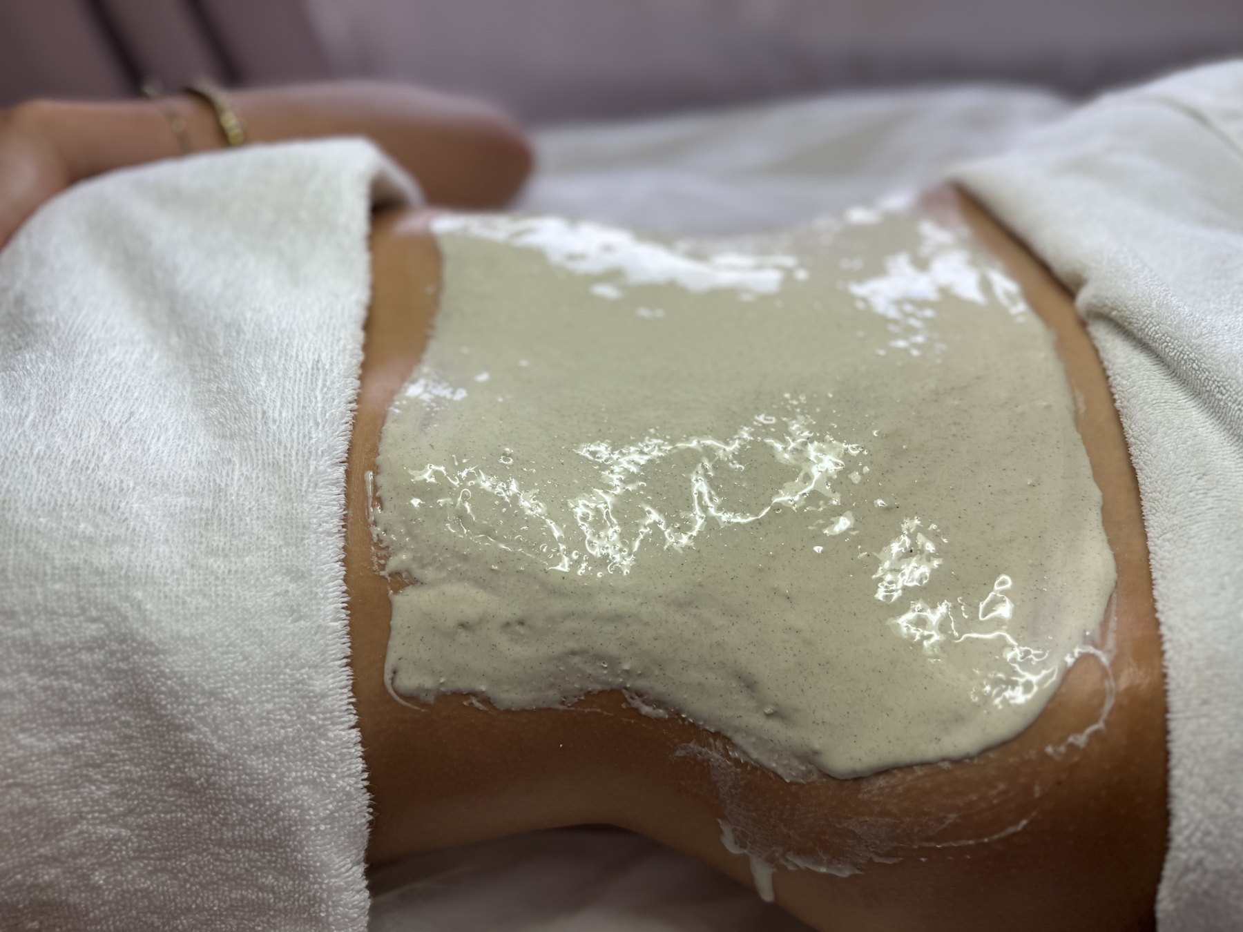 Detox clay body wrap